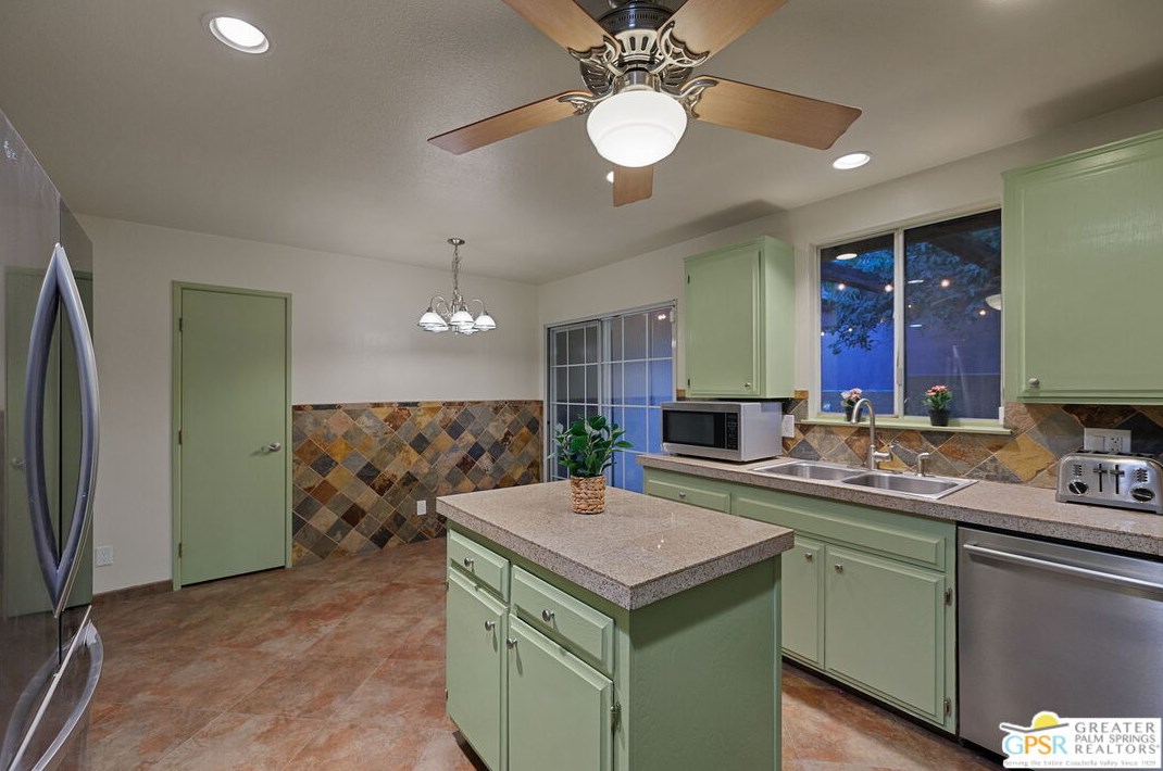 12950 Deodar Ave, Desert Hot Springs CA  92240-6653 exterior