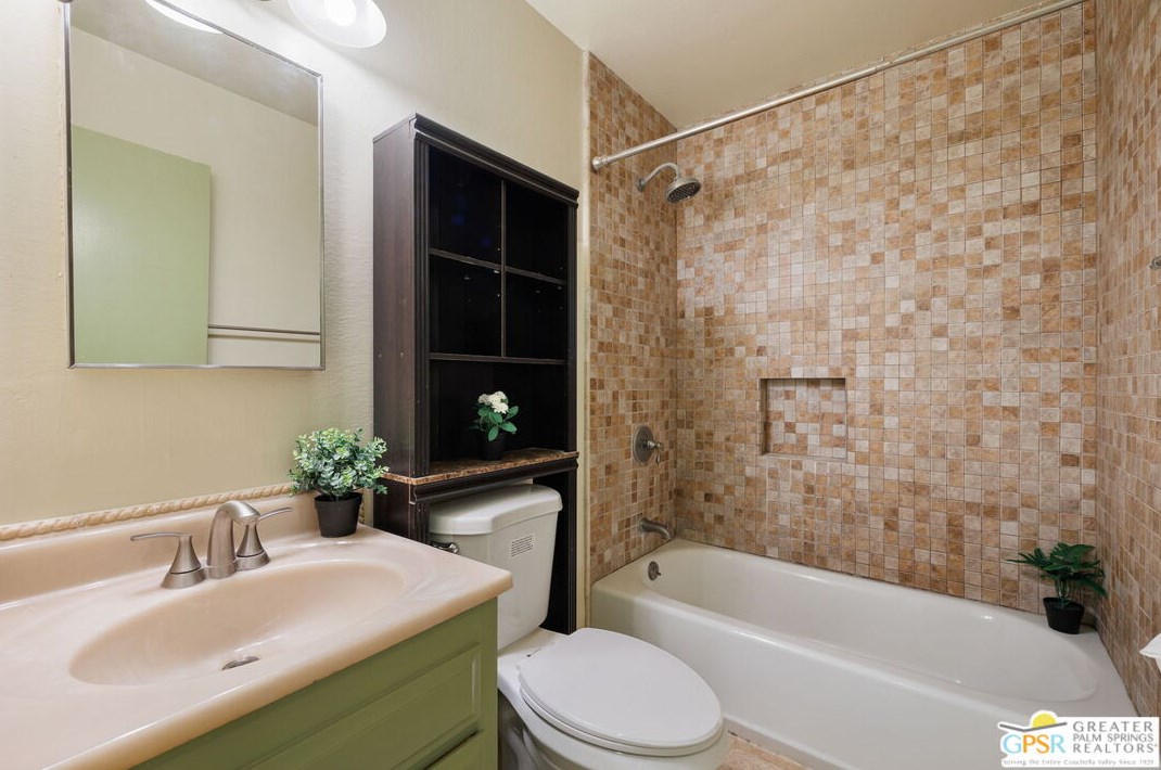 12950 Deodar Ave, Desert Hot Springs CA  92240-6653 exterior