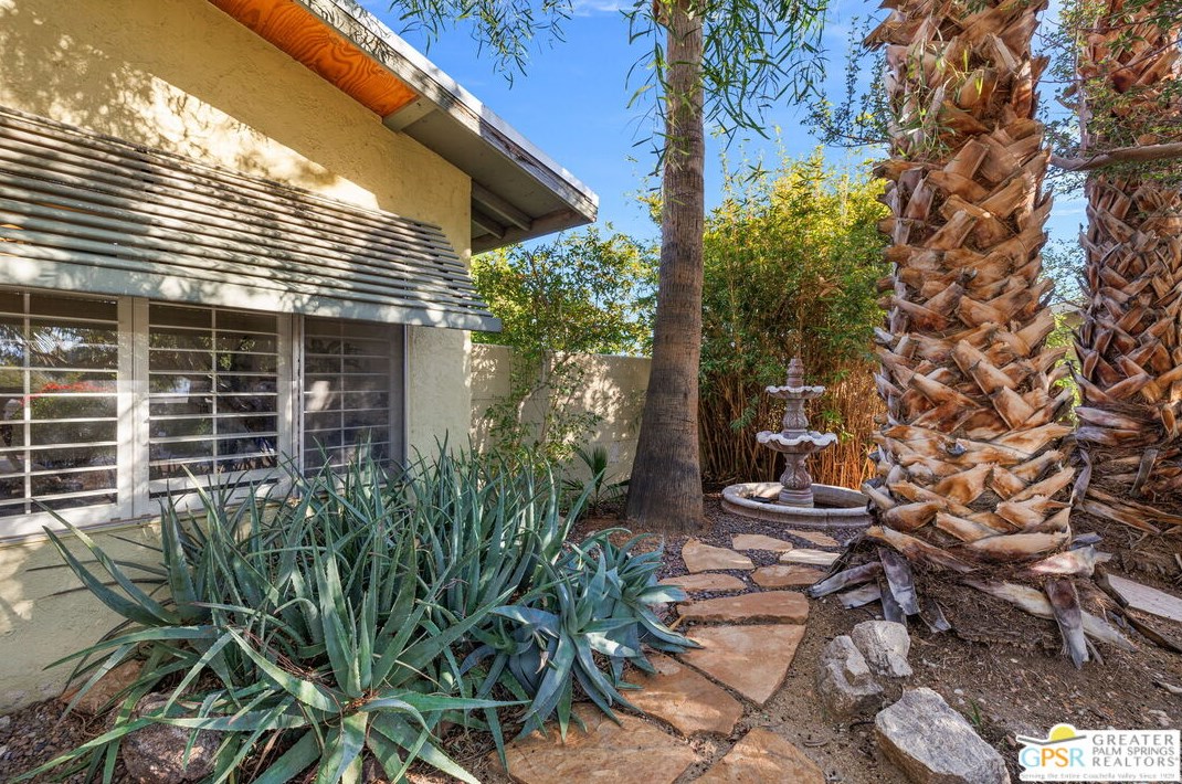 12950 Deodar Ave, Desert Hot Springs CA  92240-6653 exterior