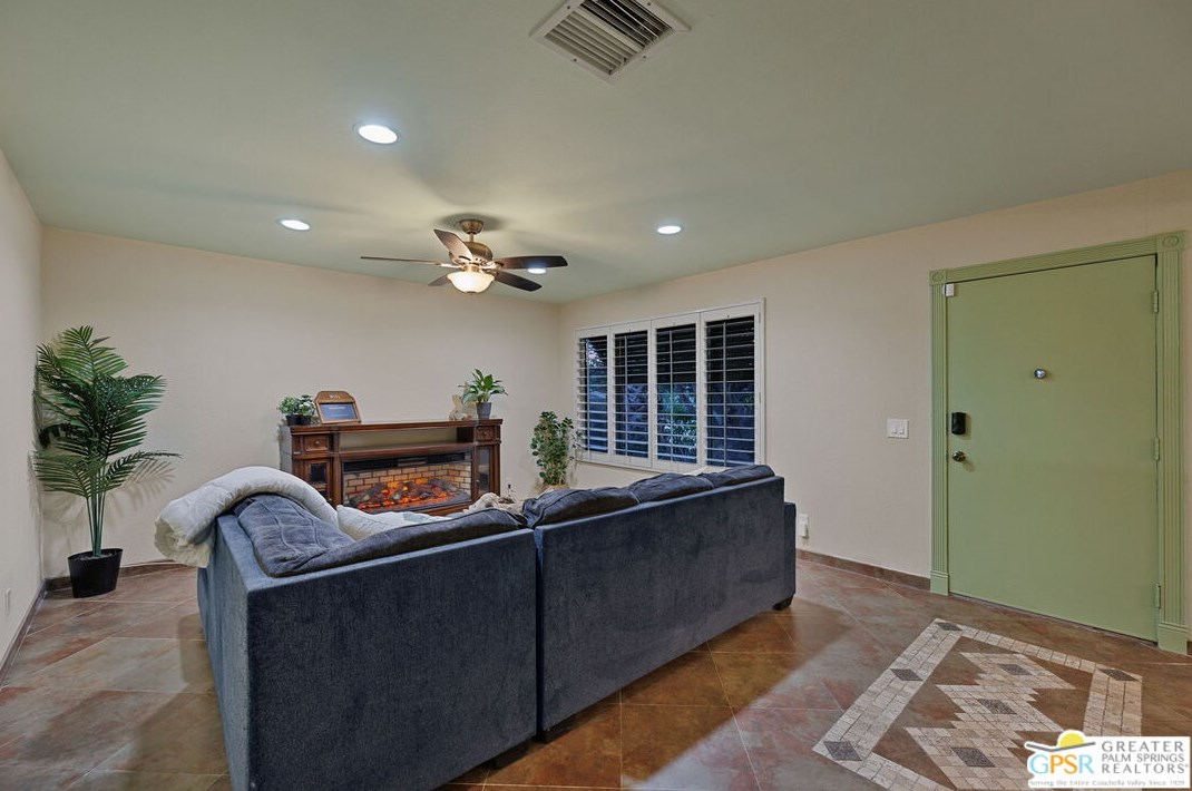 12950 Deodar Ave, Desert Hot Springs CA  92240-6653 exterior