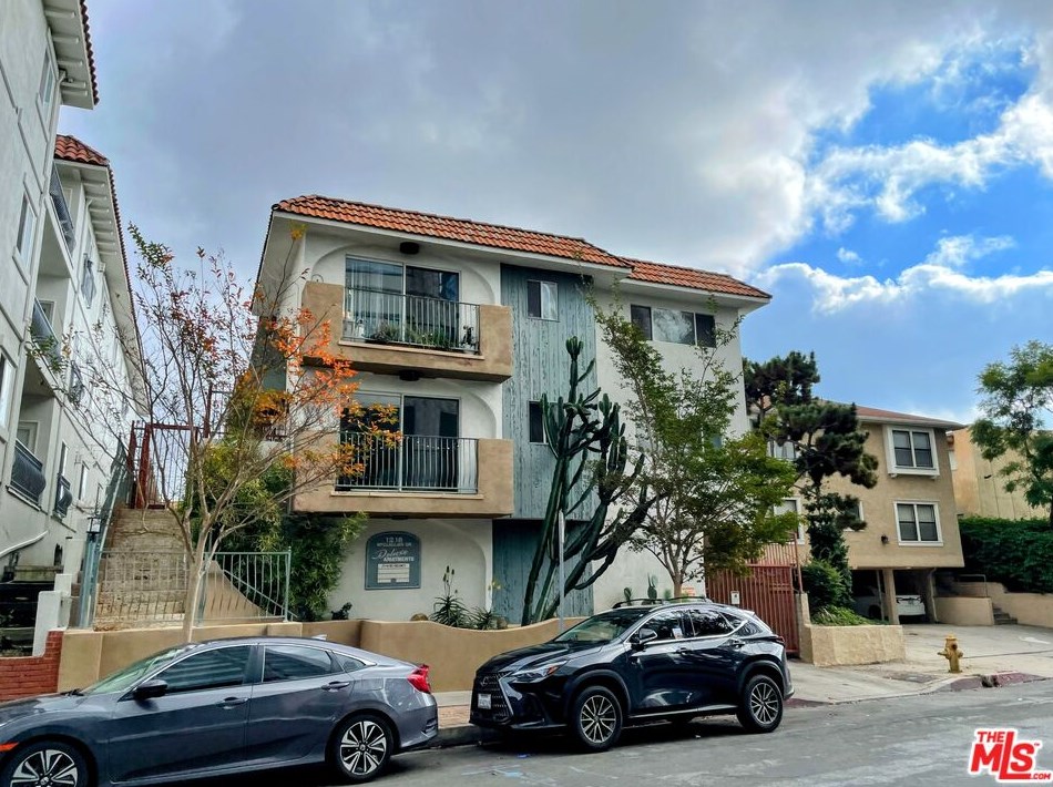 1218 Mcclellan Dr, Los Angeles, CA 90025-1008