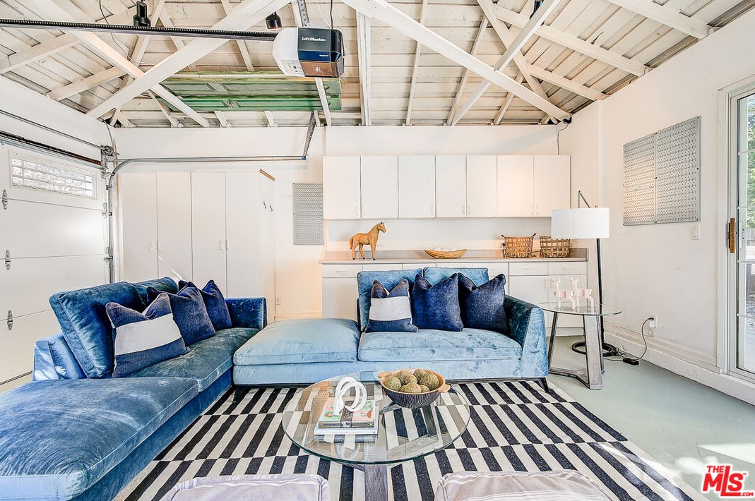 12627 Rose Ave, Los Angeles CA  90066-1519 exterior