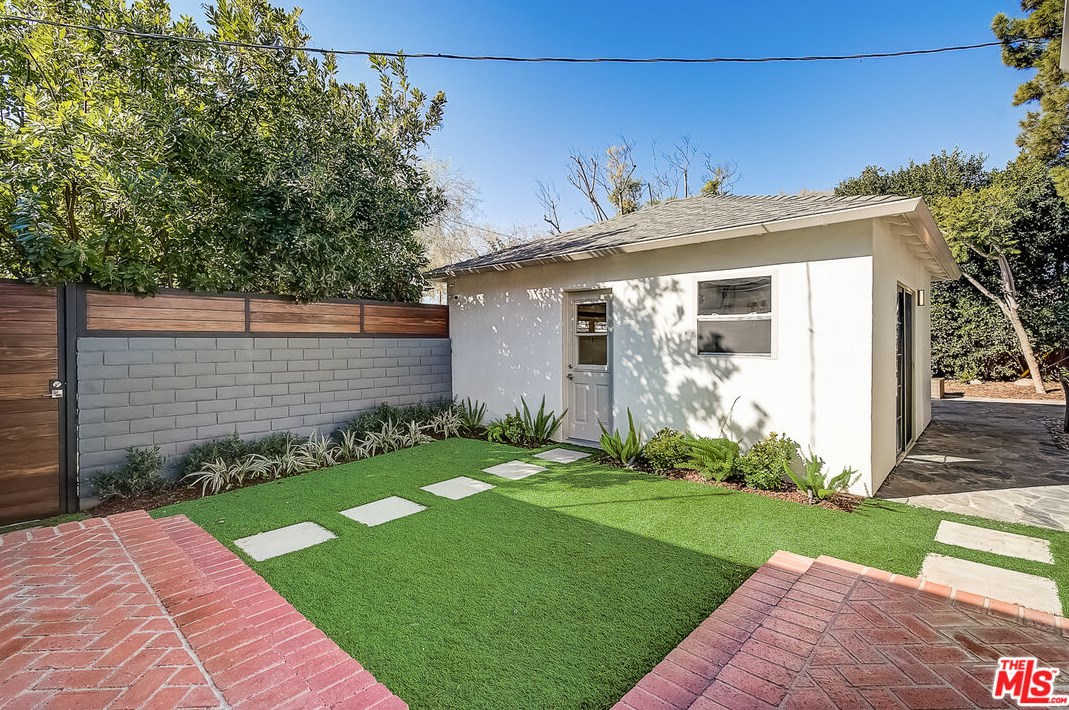 12627 Rose Ave, Los Angeles CA  90066-1519 exterior