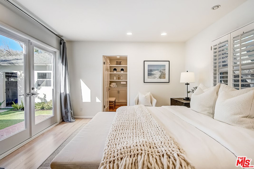 12627 Rose Ave, Los Angeles CA  90066-1519 exterior