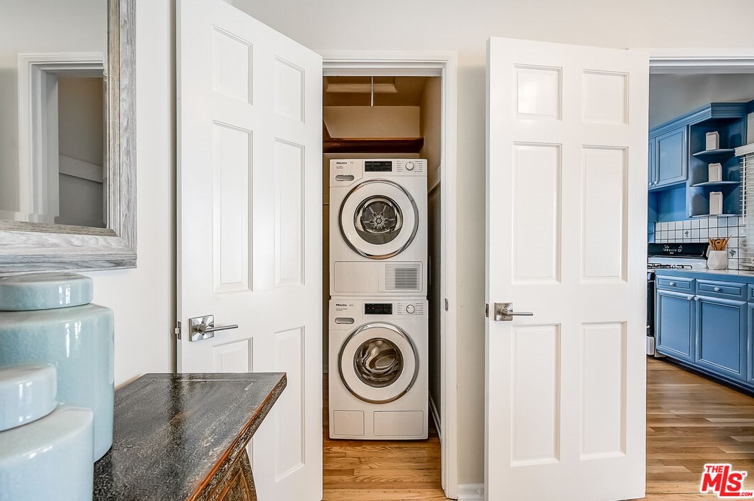 12627 Rose Ave, Los Angeles CA  90066-1519 exterior