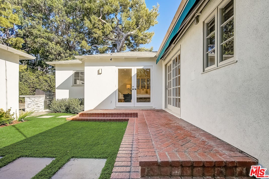 12627 Rose Ave, Los Angeles CA  90066-1519 exterior