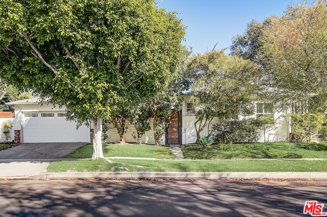 12627 Rose Ave, Los Angeles CA  90066-1519 exterior