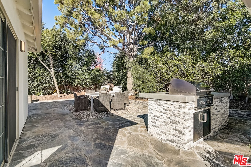 12627 Rose Ave, Los Angeles CA  90066-1519 exterior