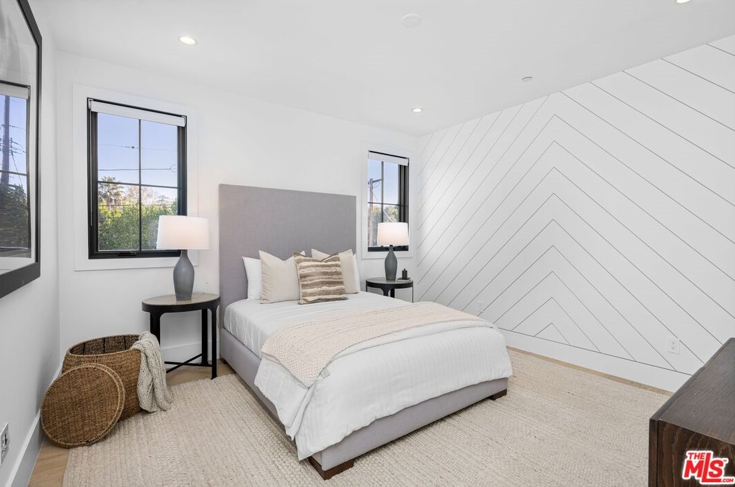 4910 Texhoma Ave, Van Nuys CA  91316-3740 exterior