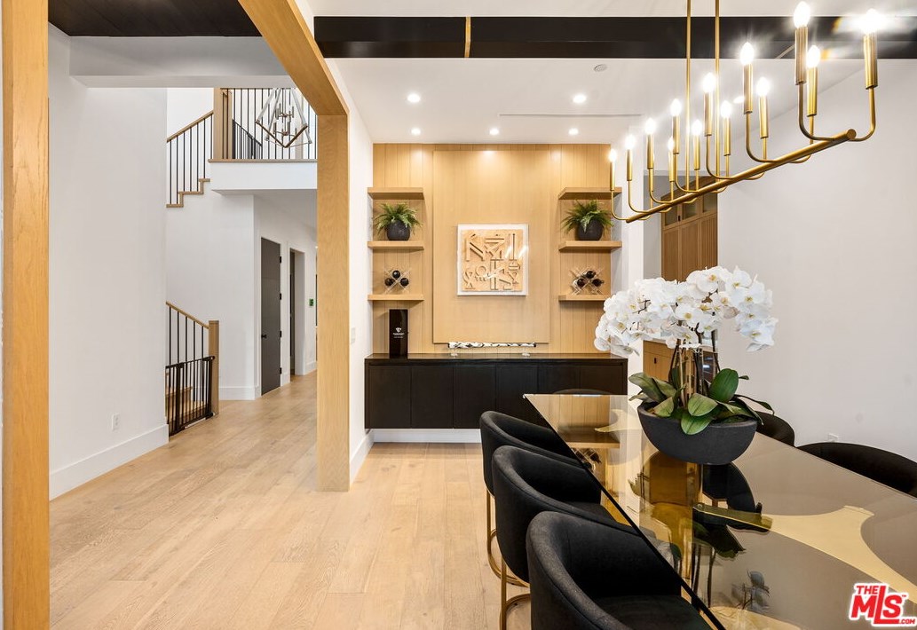 4910 Texhoma Ave, Van Nuys CA  91316-3740 exterior