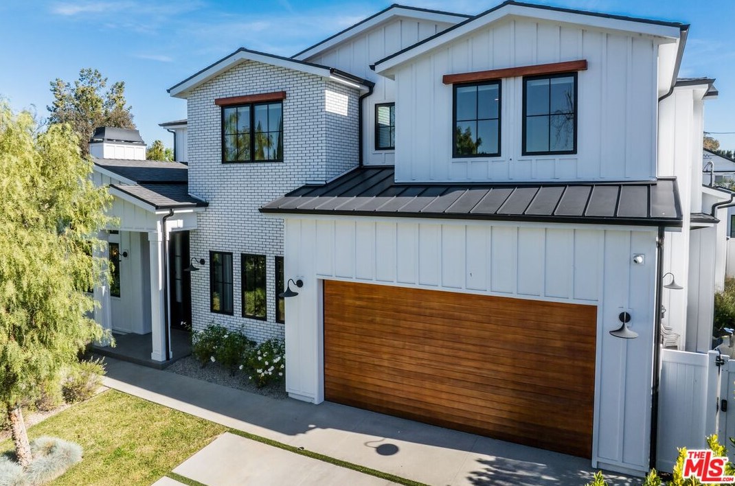 4910 Texhoma Ave, Van Nuys CA  91316-3740 exterior