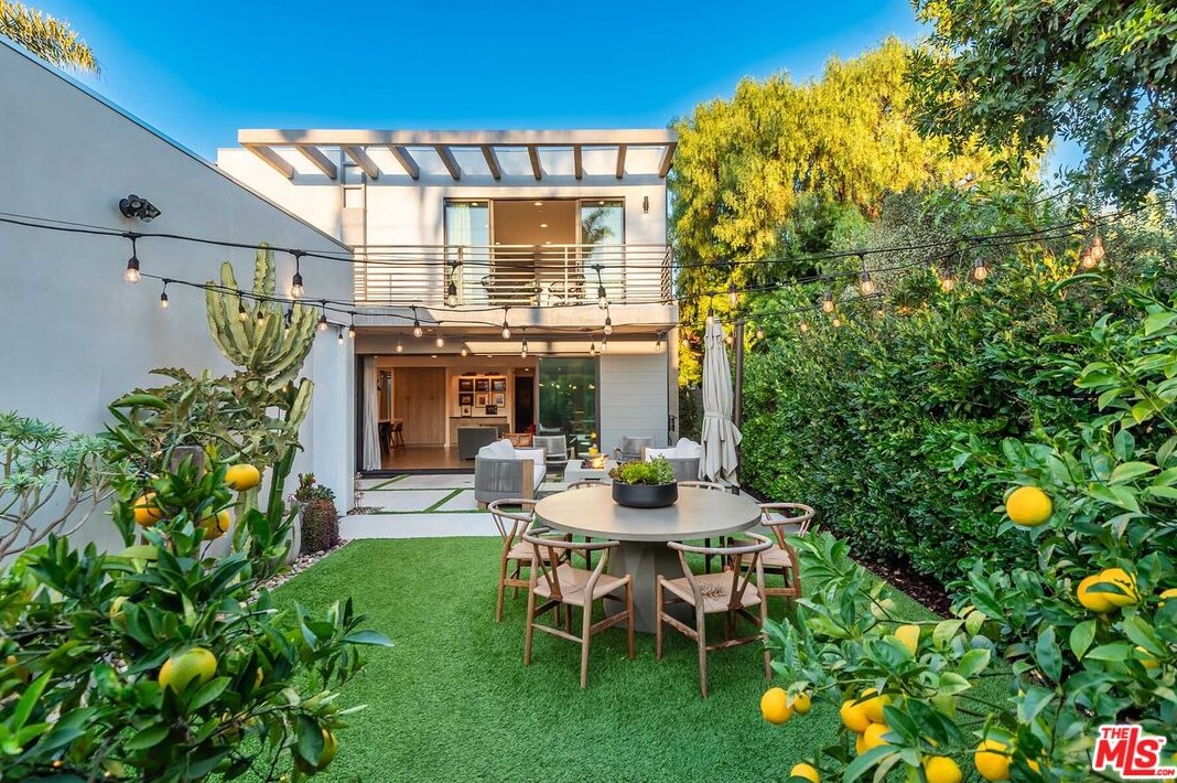 2013 Walgrove Ave, Los Angeles CA  90066-3033 exterior