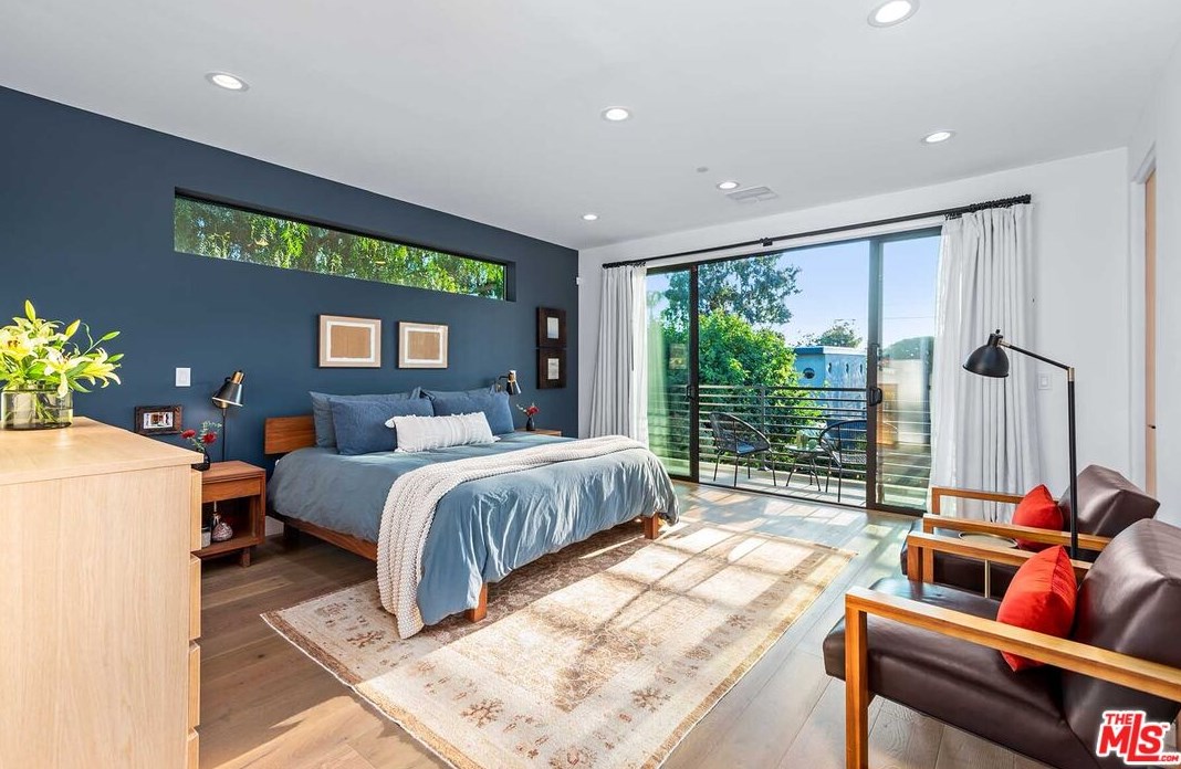 2013 Walgrove Ave, Los Angeles CA  90066-3033 exterior