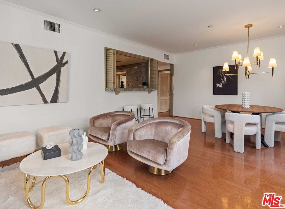 325 Swall Dr, Los Angeles, CA 90048-3071