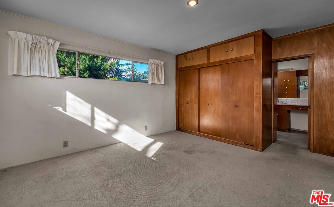 3468 Cabrillo Blvd, Los Angeles CA  90066-1504 exterior