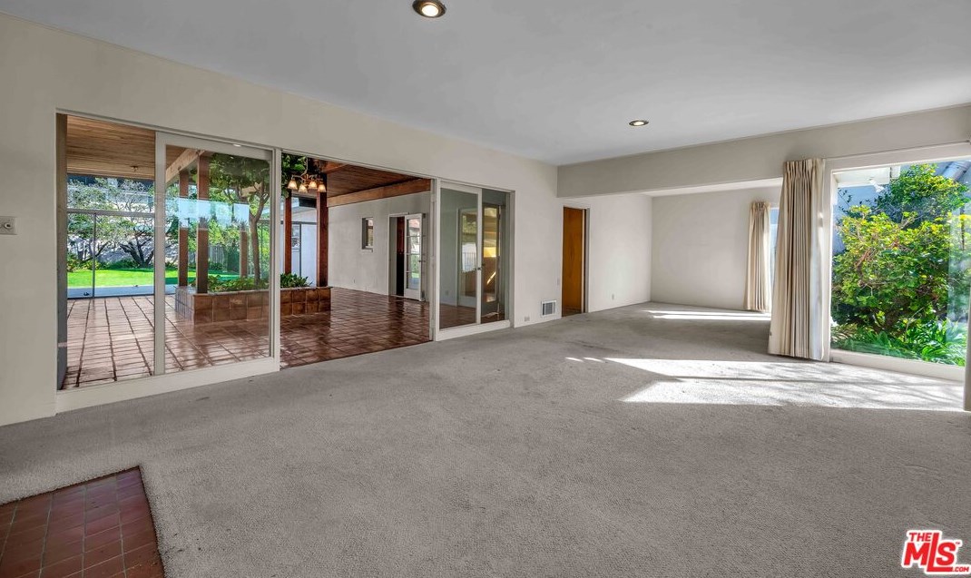 3468 Cabrillo Blvd, Los Angeles CA  90066-1504 exterior