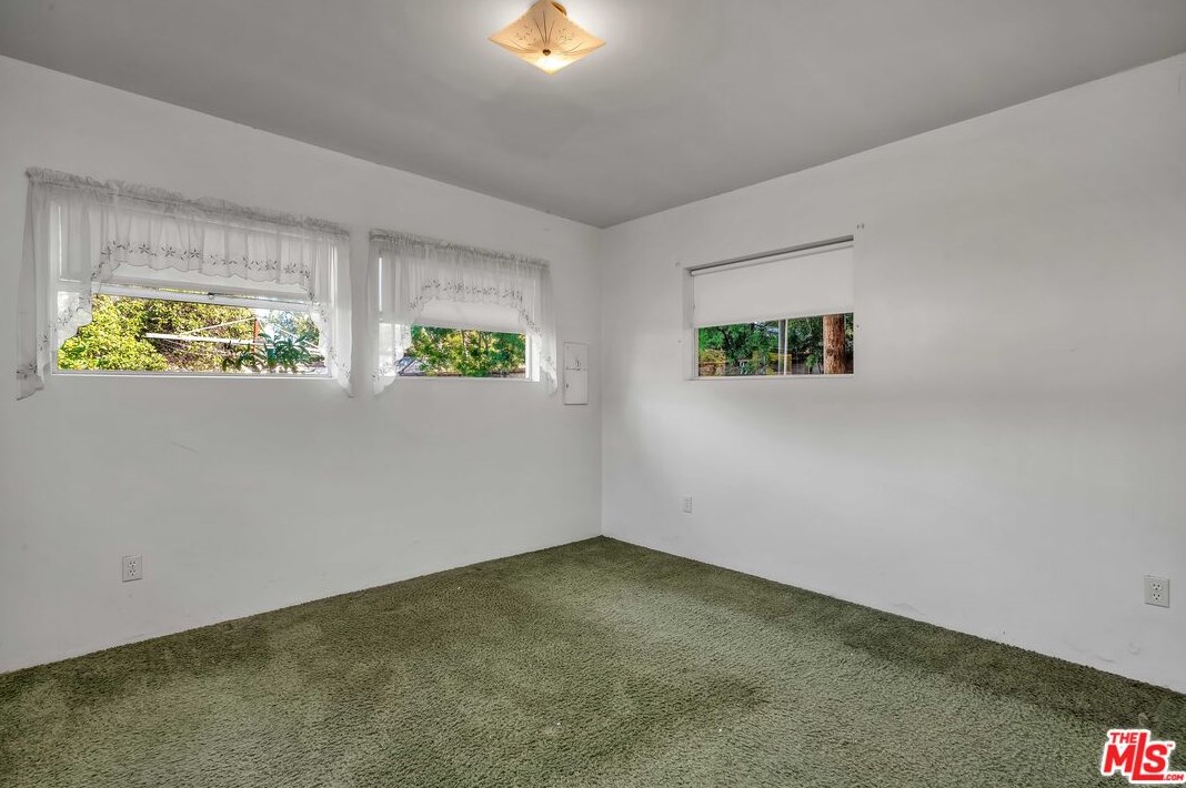 3468 Cabrillo Blvd, Los Angeles CA  90066-1504 exterior