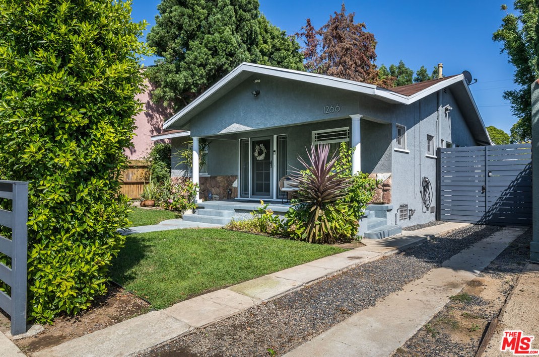 1266 Sycamore Ave, Los Angeles CA  90019-1551 exterior