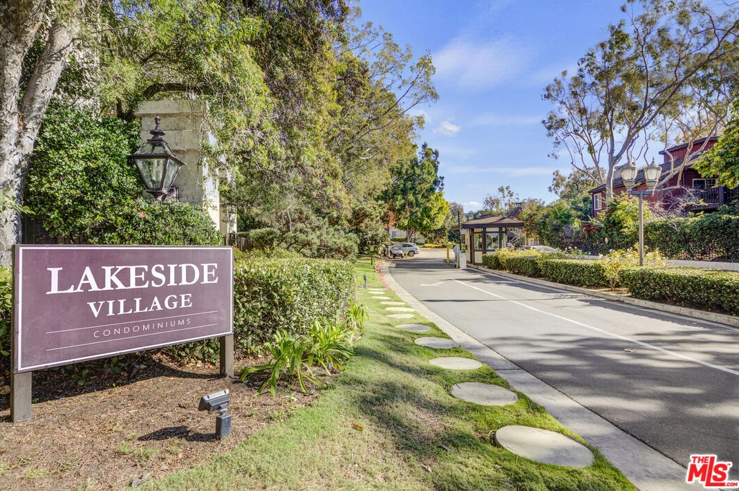 6103 Summertime Ln, Los Angeles, CA 90230-4576