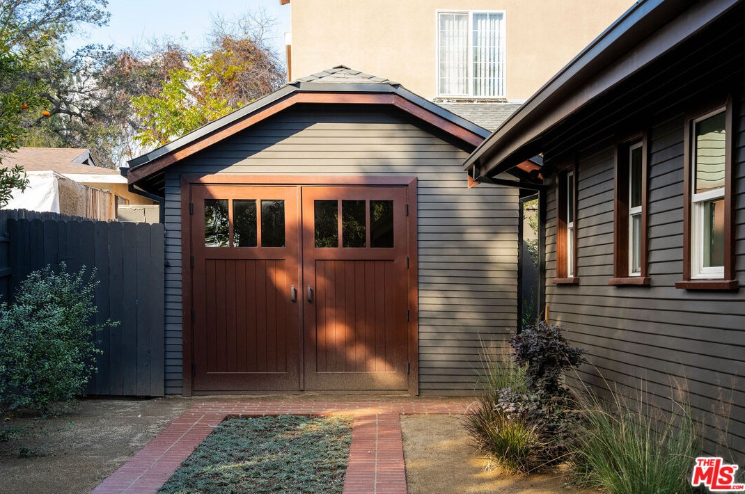 125 Claremont St, Pasadena CA  91103-2637 exterior