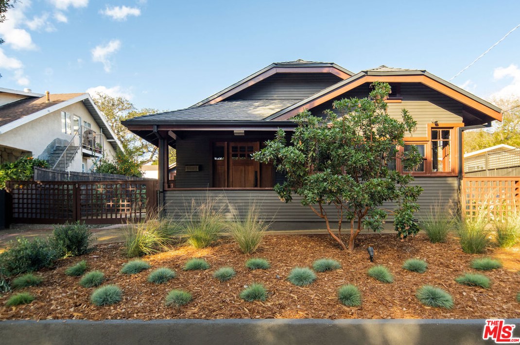 125 Claremont St, Pasadena CA  91103-2637 exterior