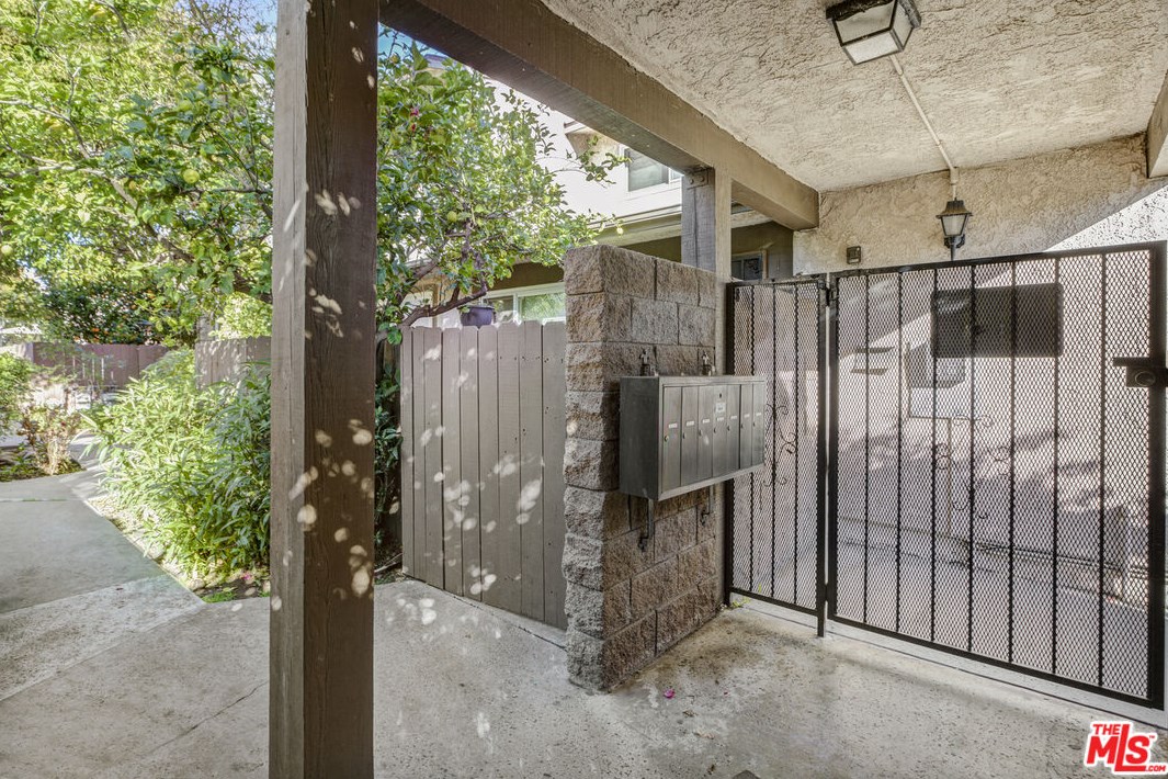 801 E Acacia Ave #d, Glendale, CA 91205