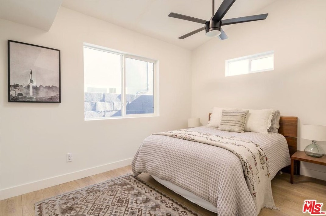 2810 Holt Ave, Los Angeles CA  90034-2511 exterior