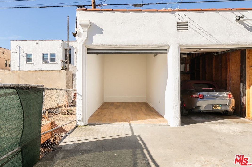 445 Sierra Bonita Ave, Los Angeles CA  90036-2427 exterior
