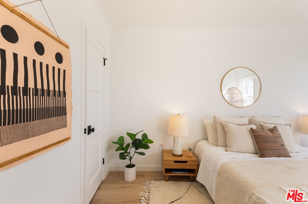 445 Sierra Bonita Ave, Los Angeles CA  90036-2427 exterior
