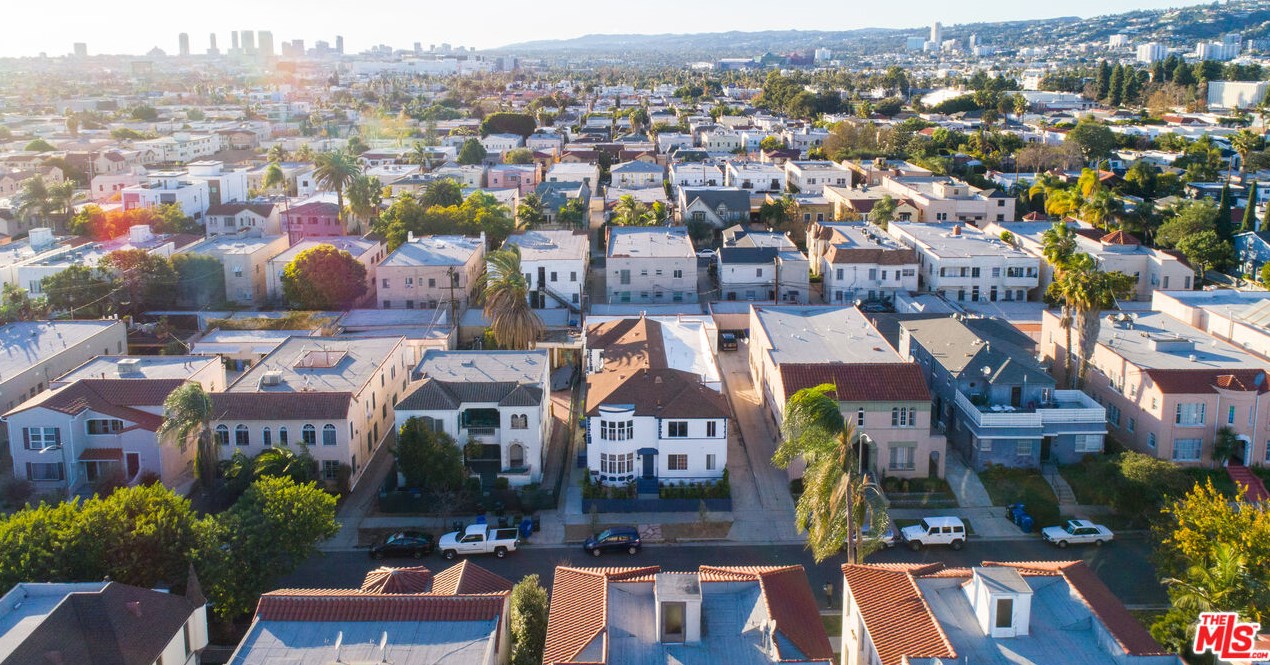445 Sierra Bonita Ave, Los Angeles CA  90036-2427 exterior