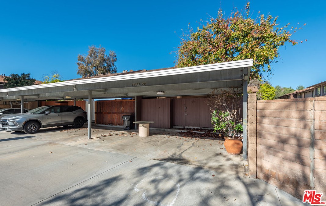 6659 Wilbur Ave, Los Angeles CA  91335-5166 exterior