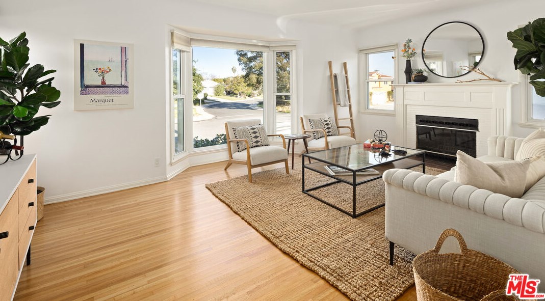 8100 Flight Ave, Los Angeles, CA 90045-3126