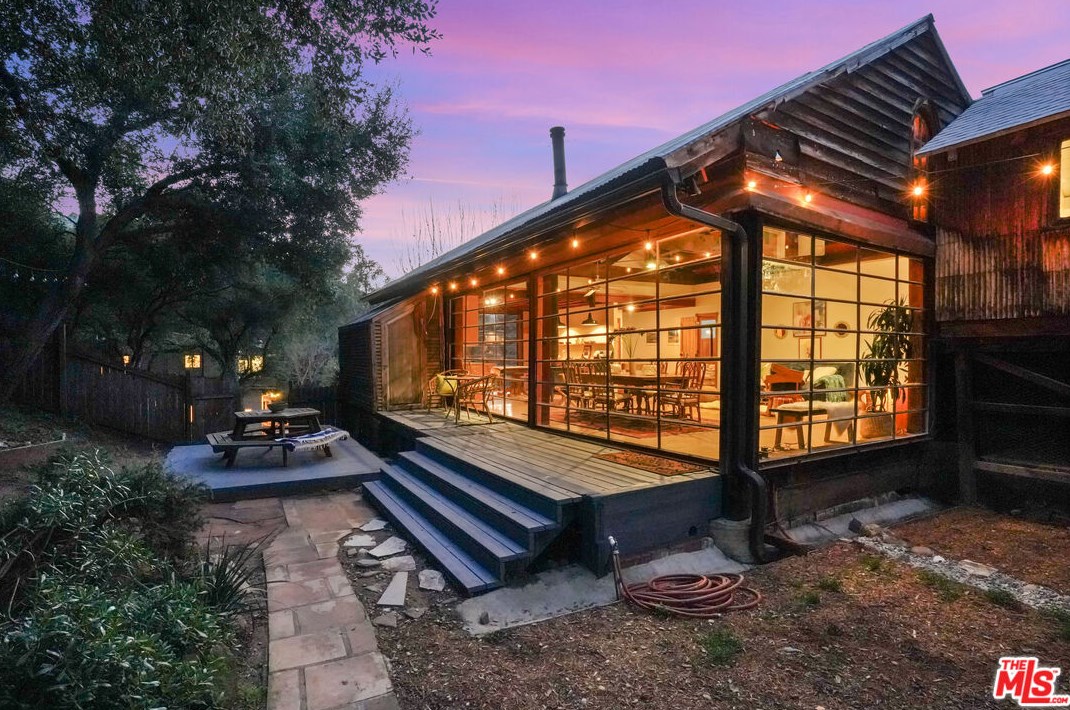 1435 Topanga Skyline Dr, Topanga, CA 90290