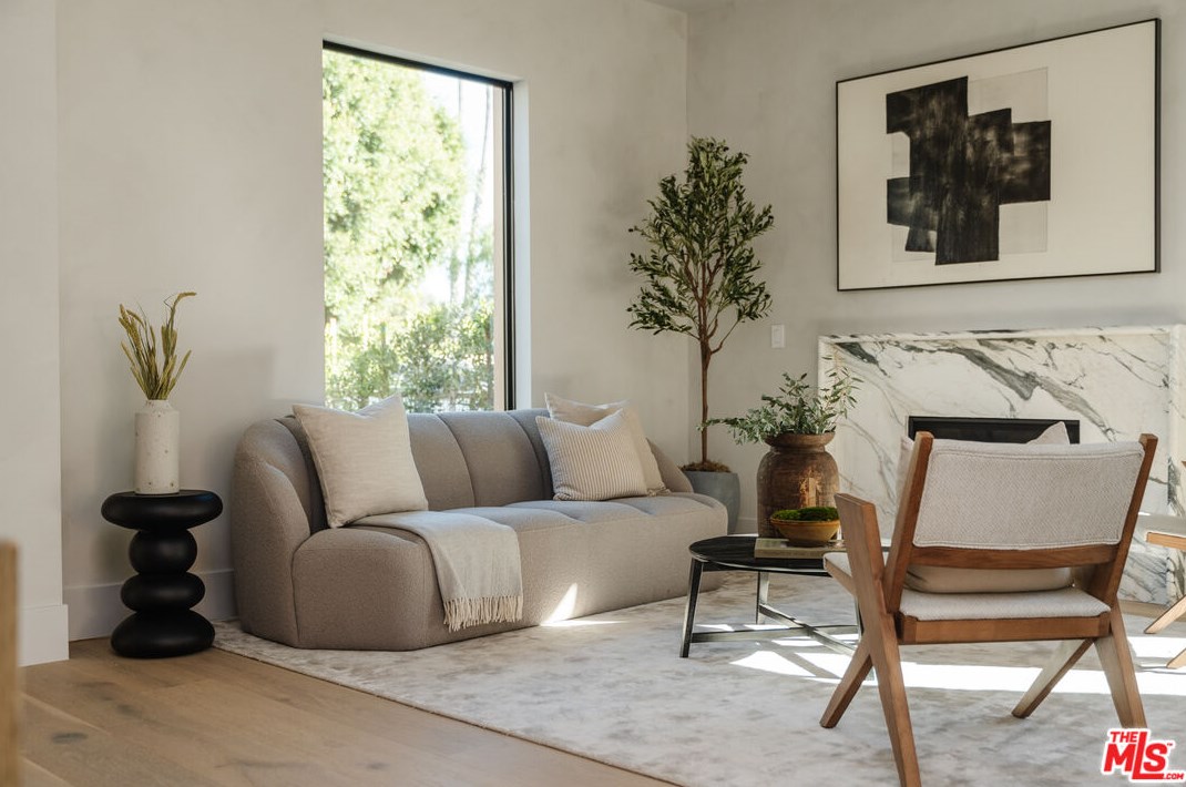 3637 Rosewood Ave, Los Angeles CA  90066-3029 exterior