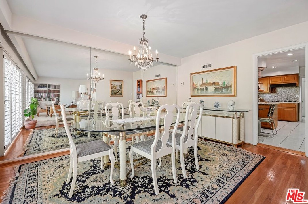 9337 Sawyer St, Los Angeles CA  90035-4101 exterior