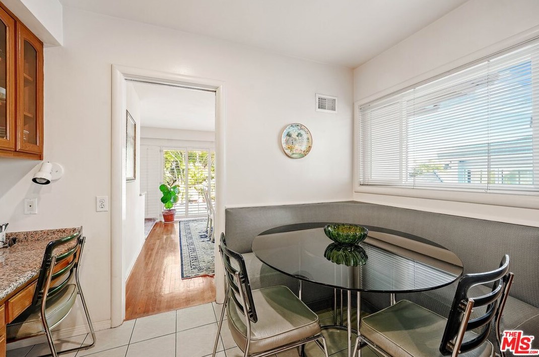 9337 Sawyer St, Los Angeles CA  90035-4101 exterior