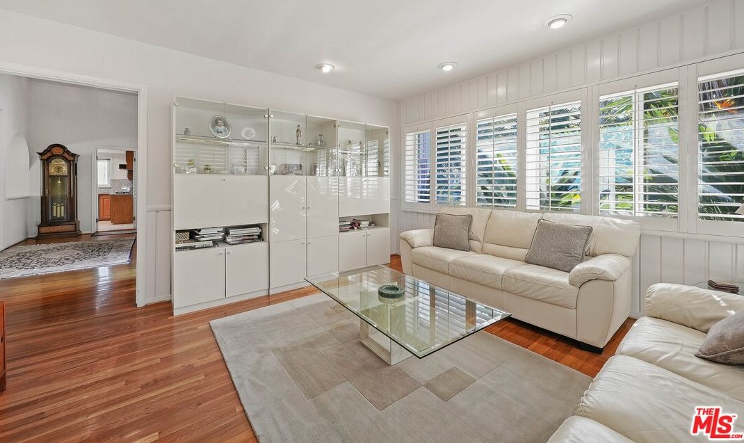 9337 Sawyer St, Los Angeles CA  90035-4101 exterior