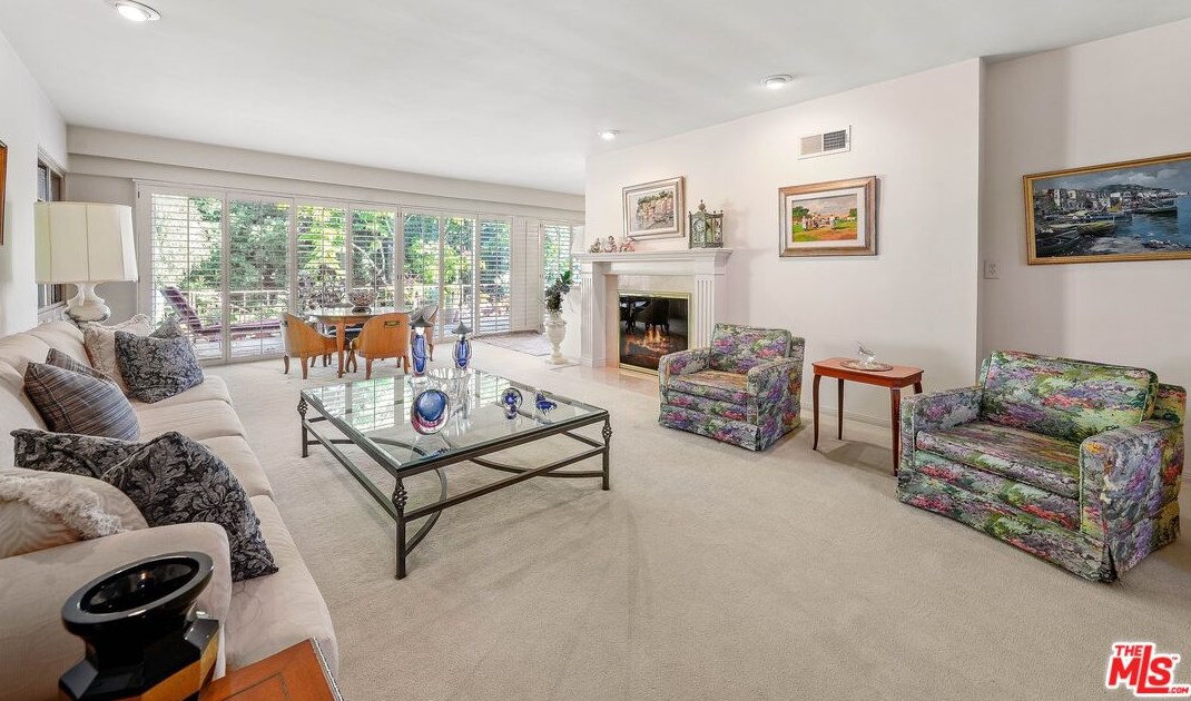 9337 Sawyer St, Los Angeles CA  90035-4101 exterior