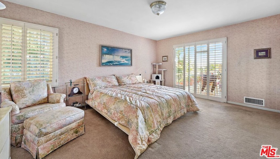 9337 Sawyer St, Los Angeles CA  90035-4101 exterior