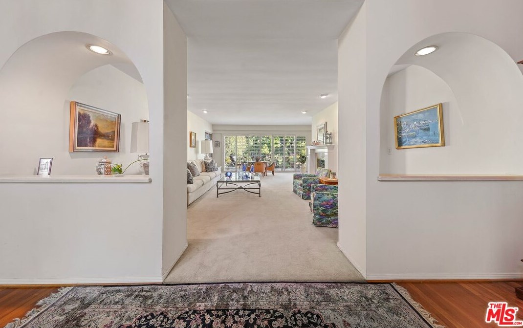 9337 Sawyer St, Los Angeles CA  90035-4101 exterior