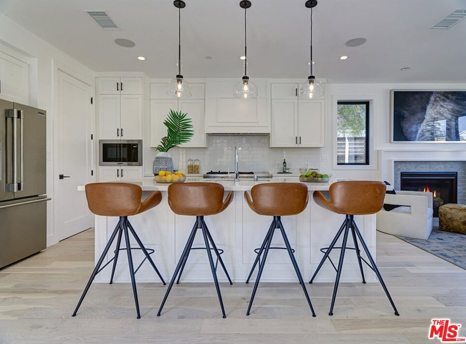 3504 Maplewood Ave, Los Angeles CA  90066-3020 exterior