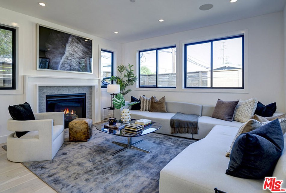 3504 Maplewood Ave, Los Angeles CA  90066-3020 exterior