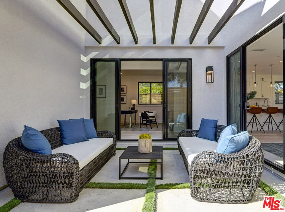 3504 Maplewood Ave, Los Angeles CA  90066-3020 exterior