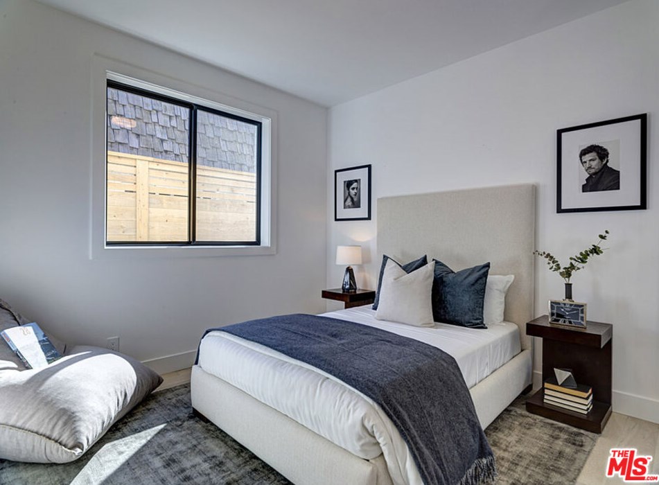 3504 Maplewood Ave, Los Angeles CA  90066-3020 exterior