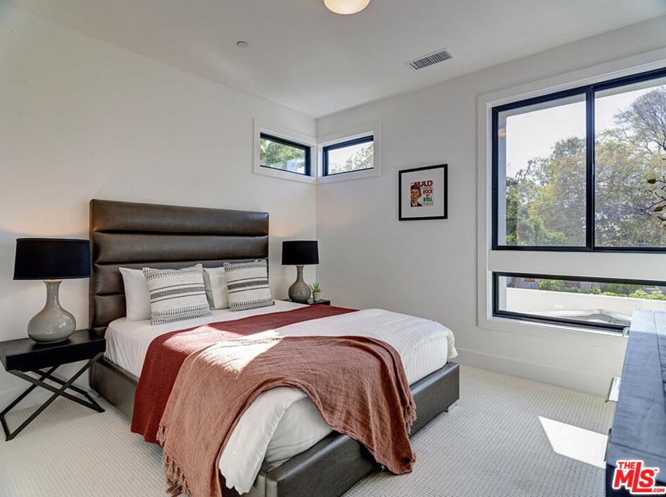 3504 Maplewood Ave, Los Angeles CA  90066-3020 exterior