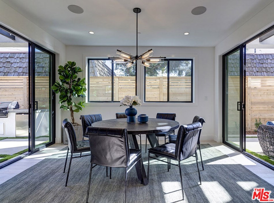 3504 Maplewood Ave, Los Angeles CA  90066-3020 exterior