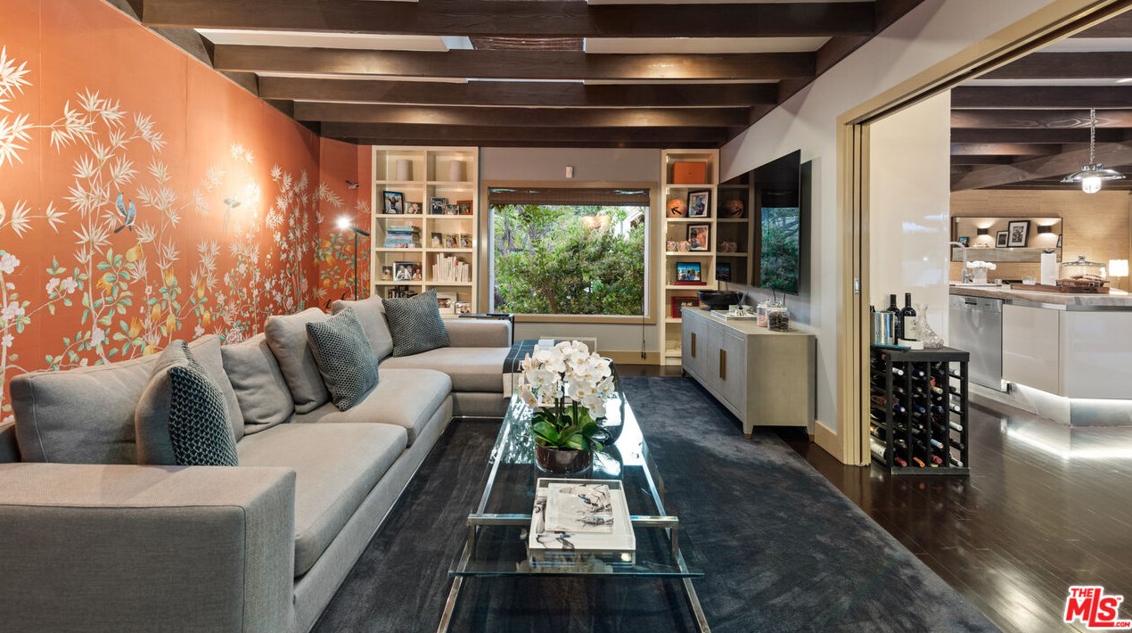 9823 Wanda Park Dr, Beverly Hills CA  90210-1431 exterior