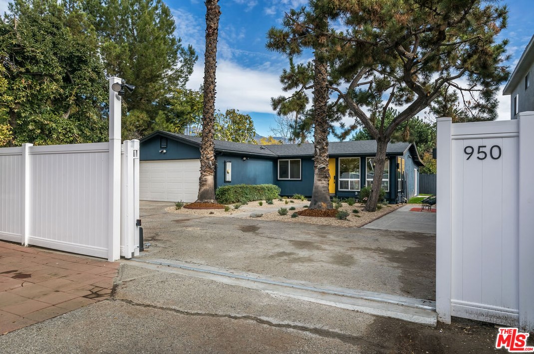 950 Summit Ave, Pasadena, CA 91103-2619