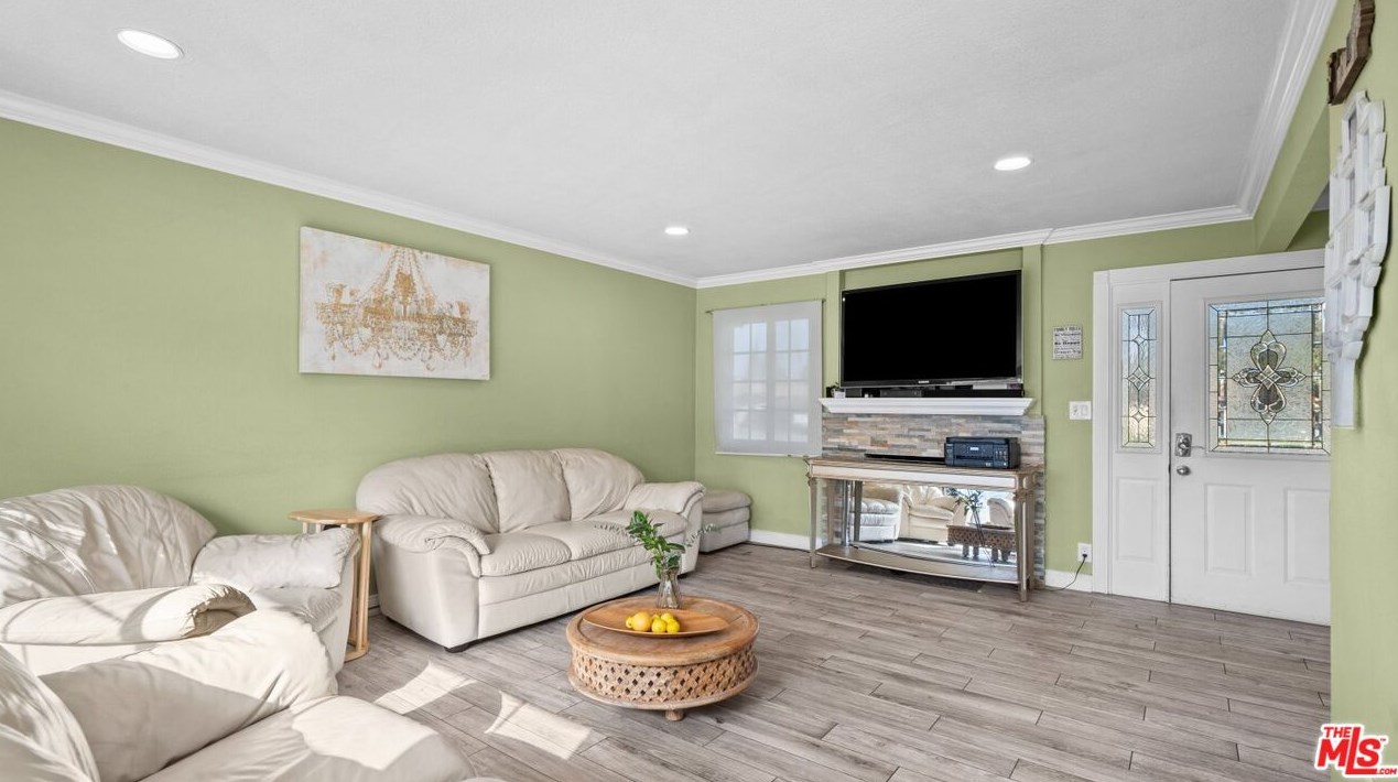 1670 W Sumac Ln, Anaheim, CA 92802