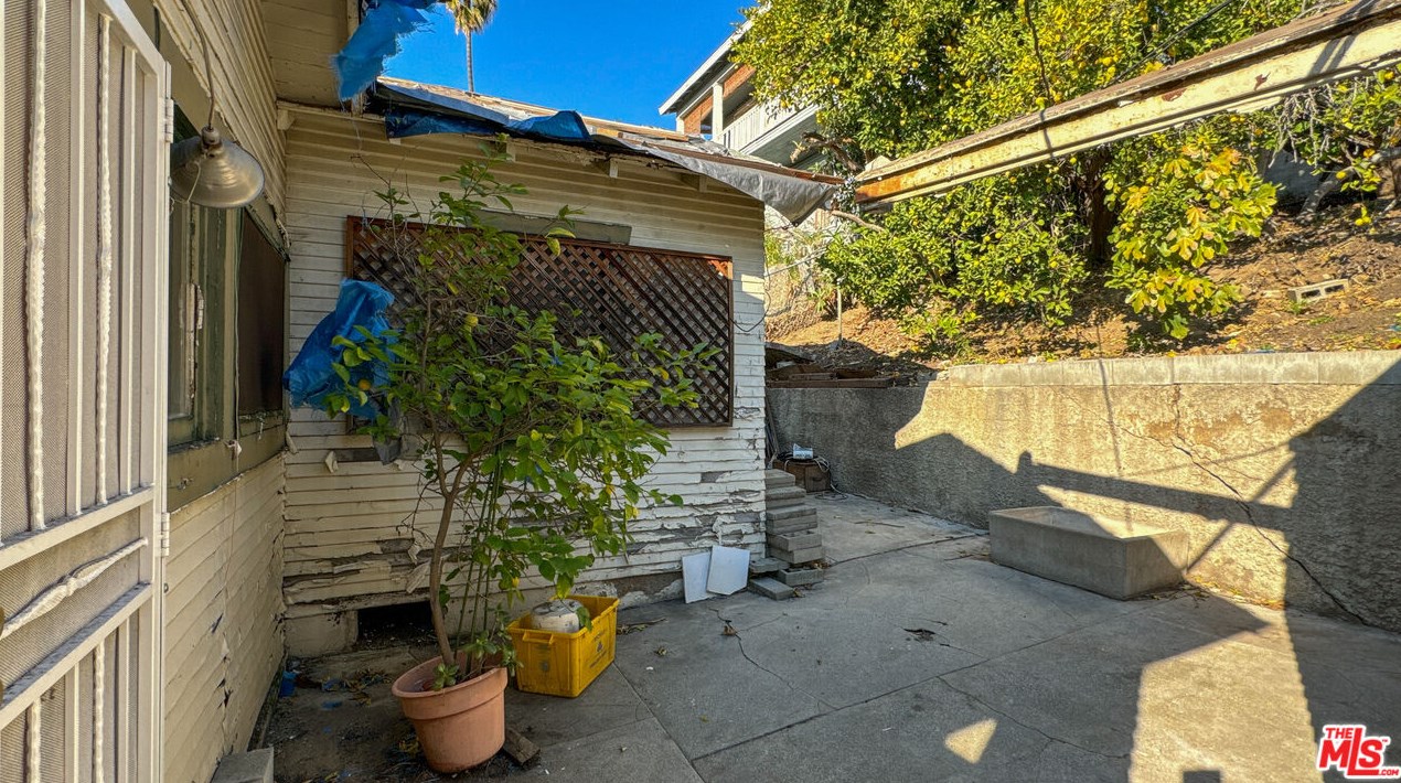 2612 Johnston St, Los Angeles CA  90031-2727 exterior